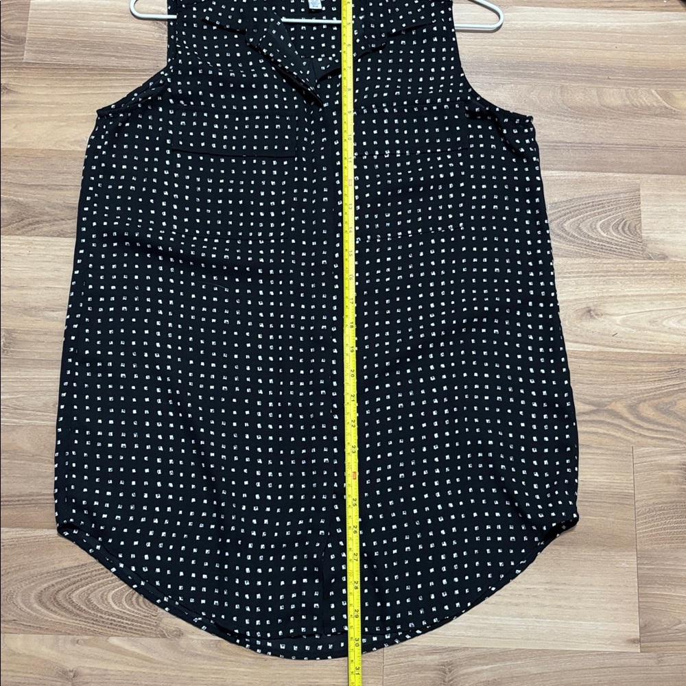Tristan Black Button-Front Printed Sleeveless Shirt - Picture 7 of 9